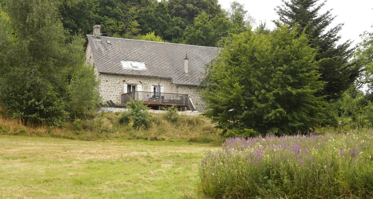 Une Pause En Correze Sarroux Exterior photo