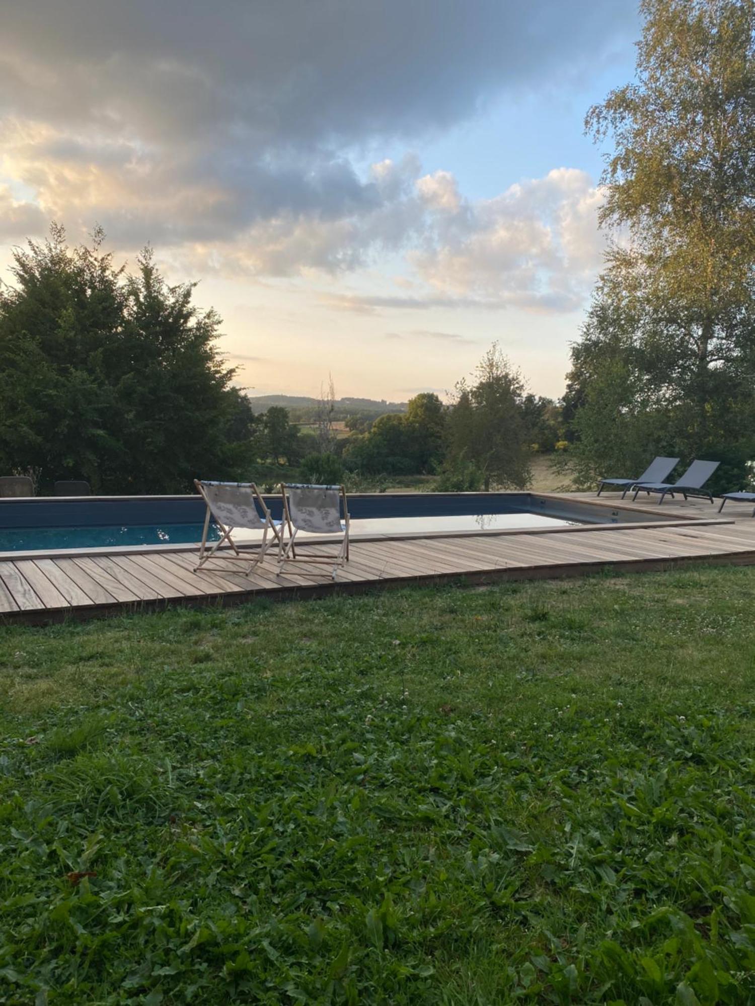 Une Pause En Correze Sarroux Exterior photo
